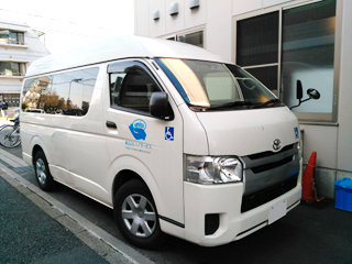 送迎車はハイエースやキャラバンです!